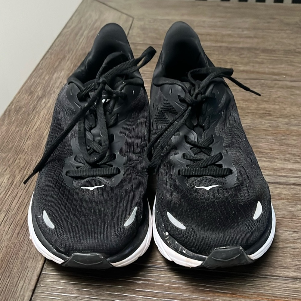Women Clifton 8 Hoka’s